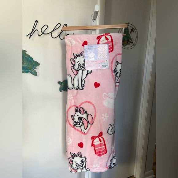 Disney Other - NEW Disney The Aristocats Marie Valentine's Throw Blanket 50”x70”